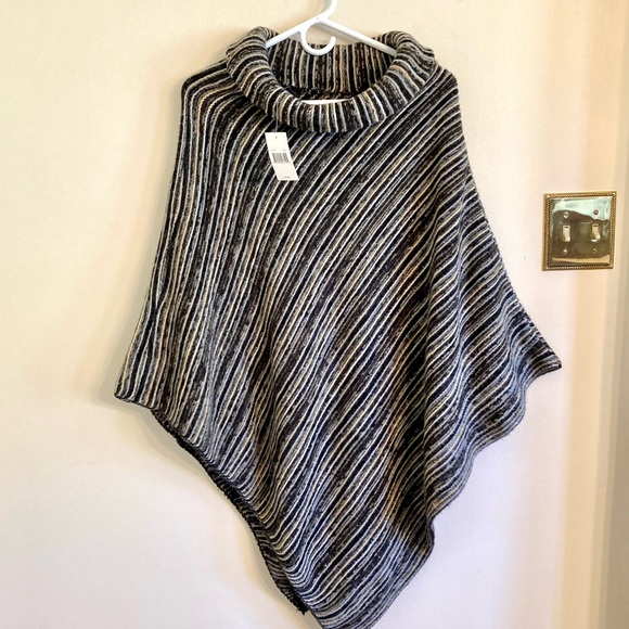 NWT Cejon Poncho - Picture 2 of 8